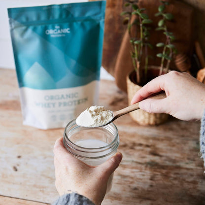 The Organic Protein Co. - Pure Unflavoured Organic Whey Protein Powder | SOYA & Gluten Free w The Organic Protein Company